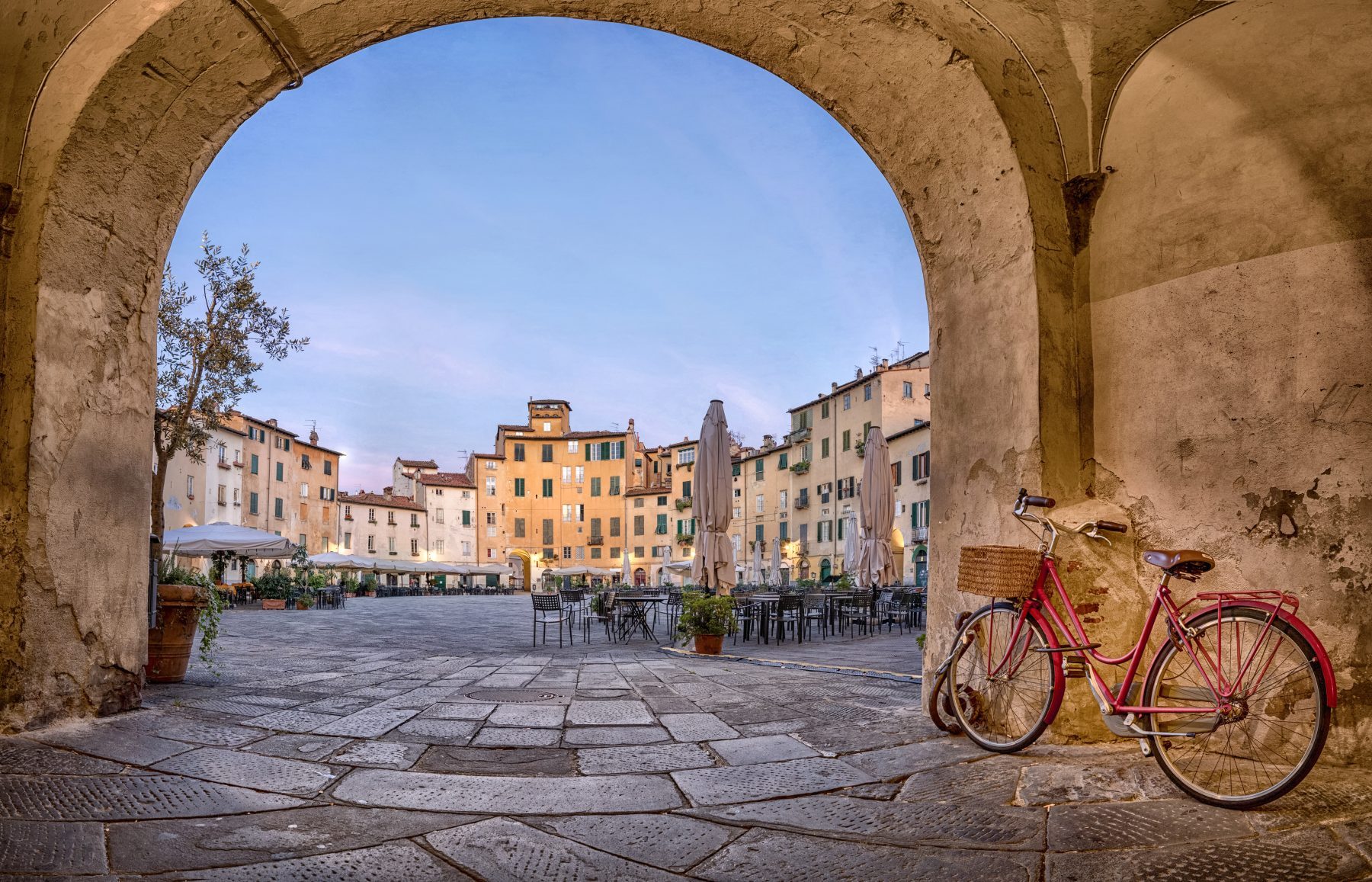 Lucca Italien In All Seiner Ursprunglichkeit Airtours Sphere